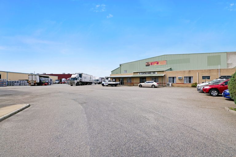 8 Catalano Road, CANNING VALE  WA  6155