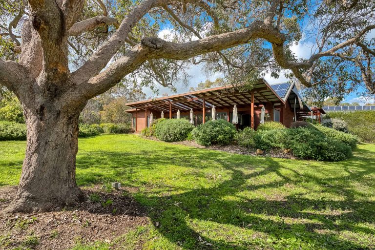 242 Quininup Road, WILYABRUP  WA  6280