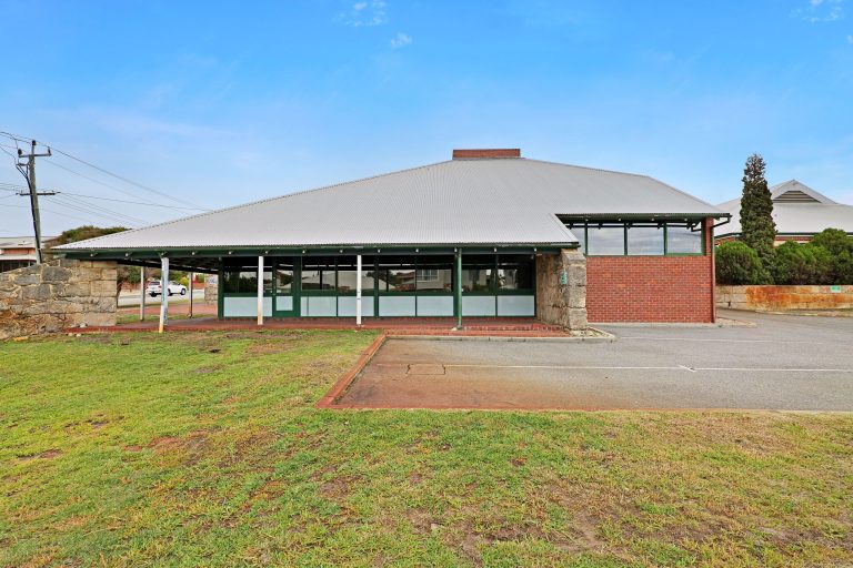 106 Caledonian Avenue, MAYLANDS  WA  6051