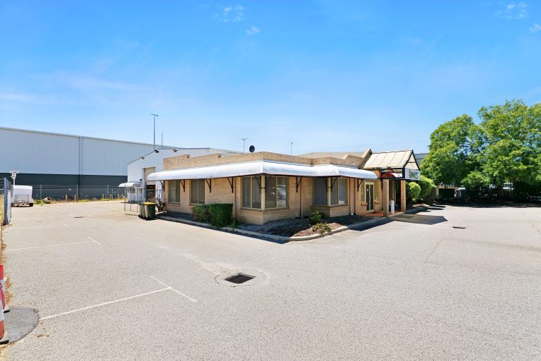 20 Sorbonne Crescent, CANNING VALE  WA  6155